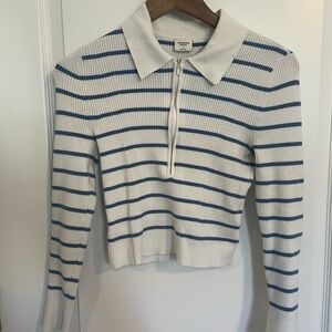 ⛵️Abercrombie & Fitch White and Blue Striped Crop Sweater⛵️